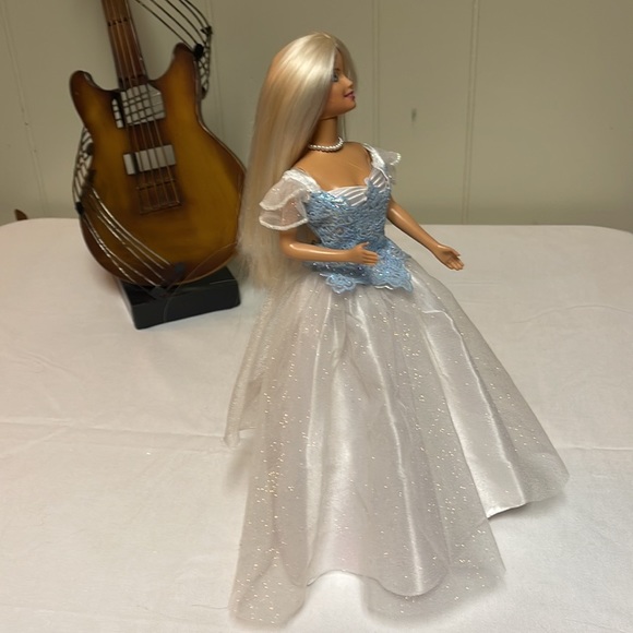 Vintage Cinderella Barbie - Picture 5 of 6